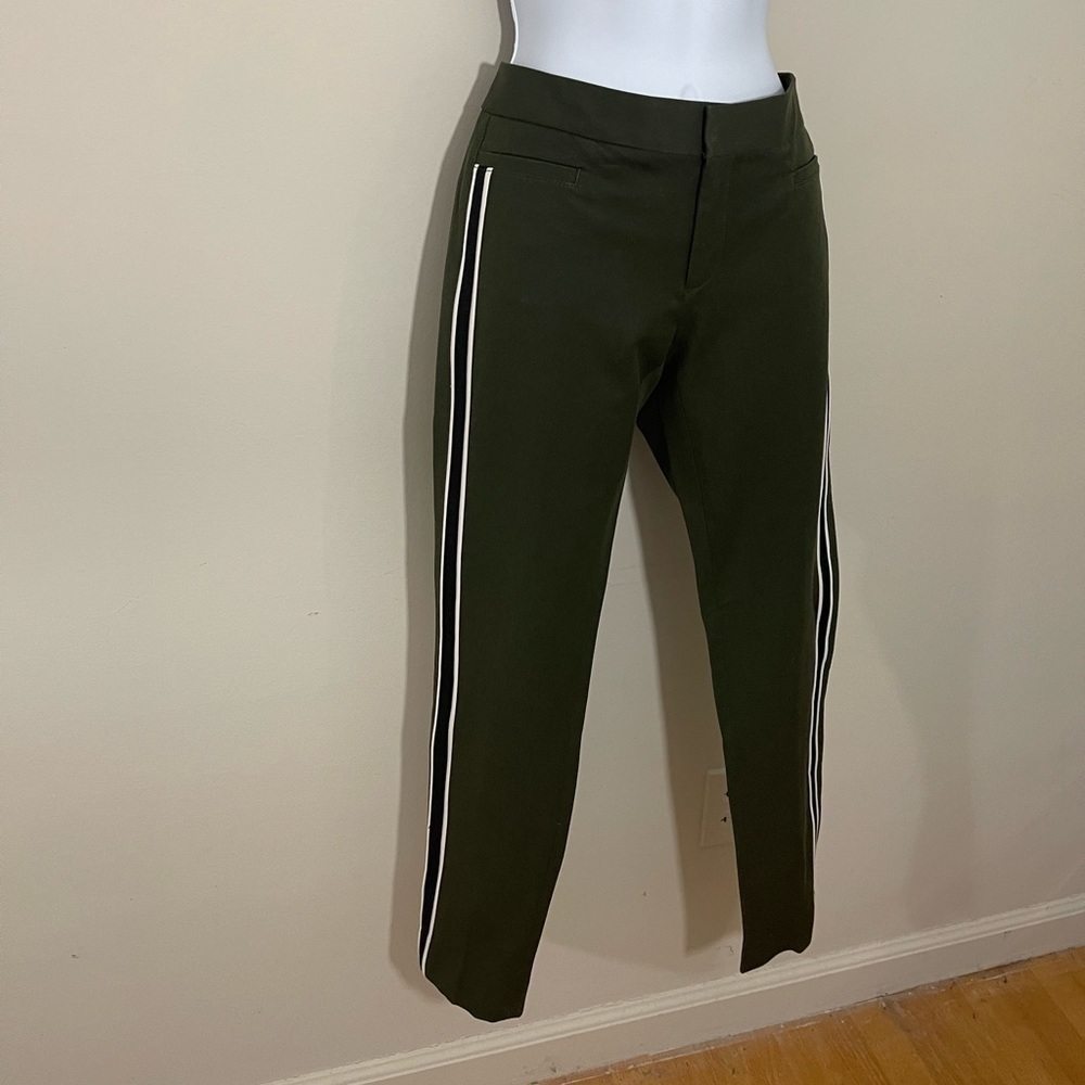 Banana Republic sz 0 pants olive green with stripes down the leg